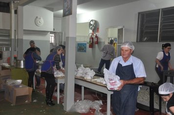 Foto - Feijoada beneficente em prol da creche Santa Rita de Cássia