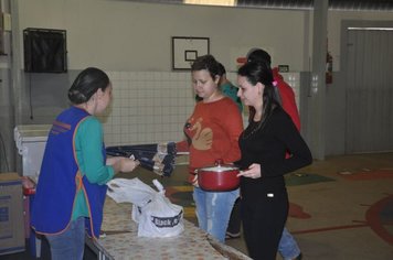 Foto - Feijoada beneficente em prol da creche Santa Rita de Cássia