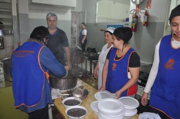 Foto - Feijoada beneficente em prol da creche Santa Rita de Cássia