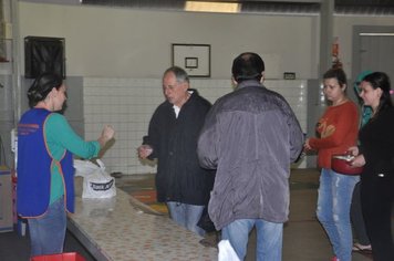 Foto - Feijoada beneficente em prol da creche Santa Rita de Cássia