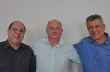 DEPUTADO FEDERAL VALMIR PRASCIDELLI (PT) E DEPUTADO ESTADUAL LUIZ TURCO (PT) VISITAM TAGUAÍ