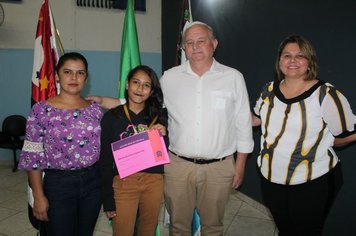 ALUNOS BOM DE ESCOLA GANHAM MEDALHAS E DIPLOMA EM TAGUAÍ