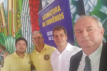 PREFEITO JAIR E VEREADORES ASSINARAM CONVÊNIO EM PROL DA SAÚDE DE TAGUAÍ