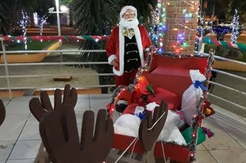 PRAÇA CENTRAL, PRAÇA CLEMENTINA E CRISTO SÃO ILUMINADOS PARA O NATAL