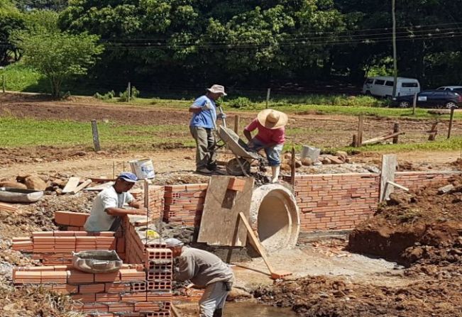 Ponte do bairro do Bugiu recebe melhorias