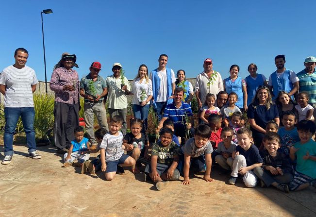 Plantio da Horta Comunitária no ESF Jardim dos Ypês e ESF Centro em Taguaí