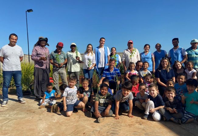 Plantio da Horta Comunitária no ESF Jardim dos Ypês e ESF Centro em Taguaí